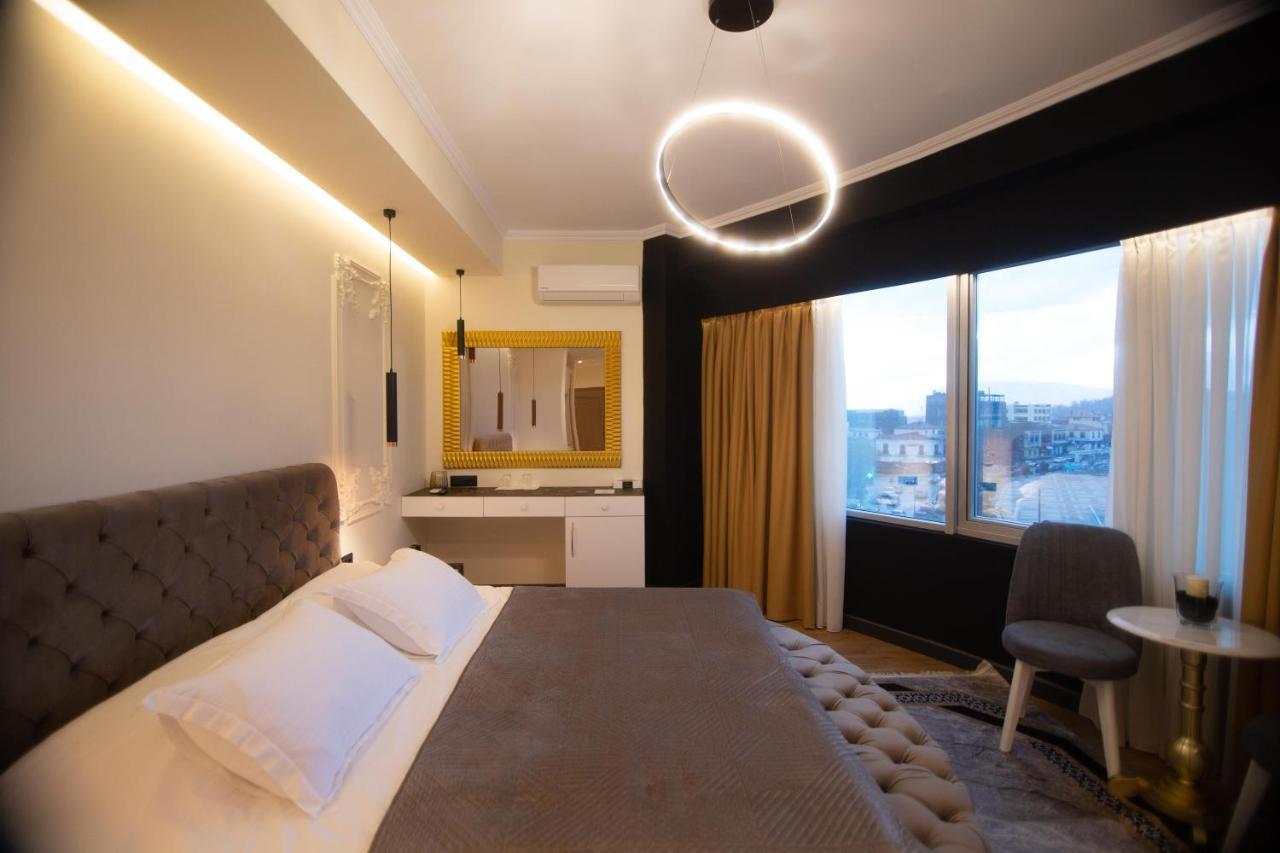 Sky View Hotel Korce Eksteriør bilde